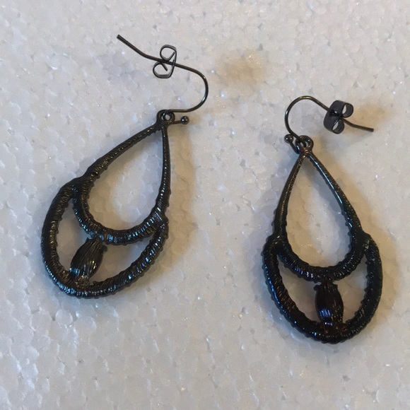 Rhinestone earring - Picture 2 of 2